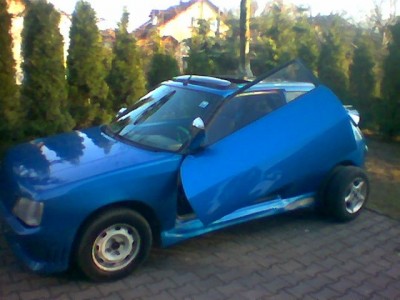 naniek29Peugeot205.jpg
