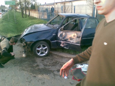 27042009.jpg (325.83 KiB) Przejrzano 3954 razy co to za auto - nie wiem ...