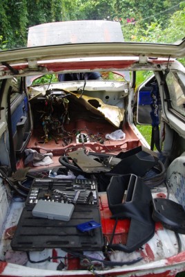 IMGP6132.JPG (227.59 KiB) Przejrzano 5866 razy Dewastacja wnętrza :)