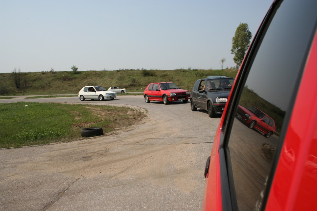 Wjazd na tor w Wyrazowie