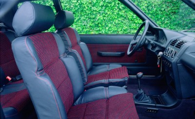 1993-peugeot-205-gti-interior-photo-296578-s-1280x782.jpg