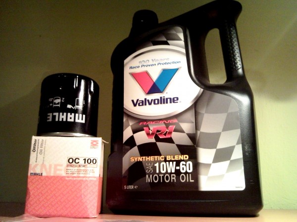 Valvoline VR1 Racing 10w60.jpg