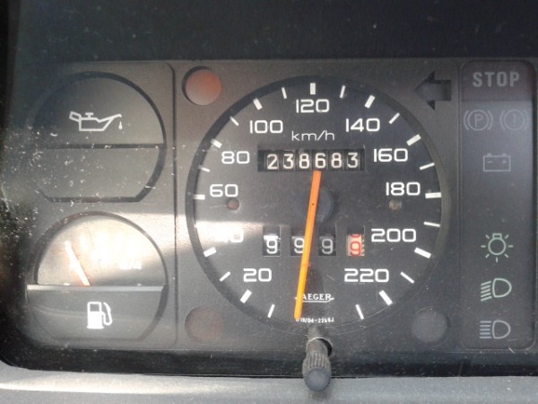 20130505_140636.jpg (128.89 KiB) Przejrzano 5601 razy Tuż przed powrotem do Krakowa. 999 km na liczniku dziennym i dalej jedzie żwawo!