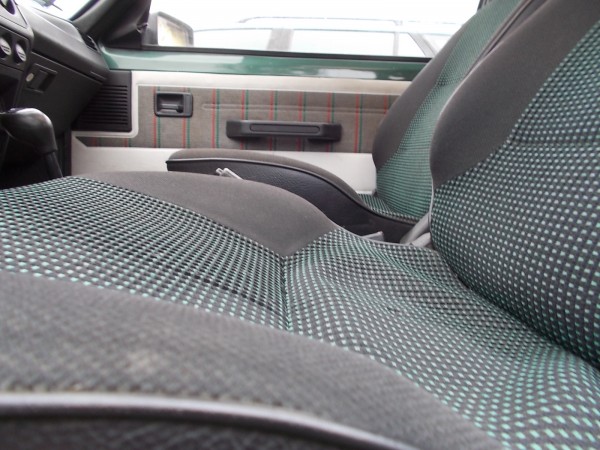 DSCN0800.JPG (503.24 KiB) Przejrzano 7759 razy Widać jak wysoko stoi fotel pasażera.