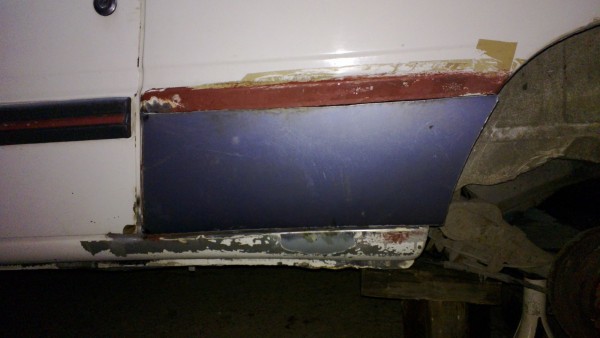 14050059.jpg (226.49 KiB) Przejrzano 5736 razy Za reperaturke, posłużył odpowiedni fragment drzwi z forda mondeo:)