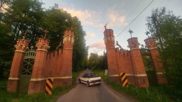 58626019_785387001842285_673820286444896256_n.jpg (156.89 KiB) Przejrzano 10829 razy Brama Zwierzyniecka w Tenczynku