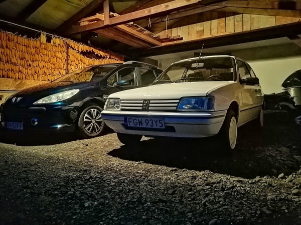 84428518_292850611672434_2950385139256918016_n.jpg (977.58 KiB) Przejrzano 14277 razy Obok stoi 307 sw 1.6 benzyna