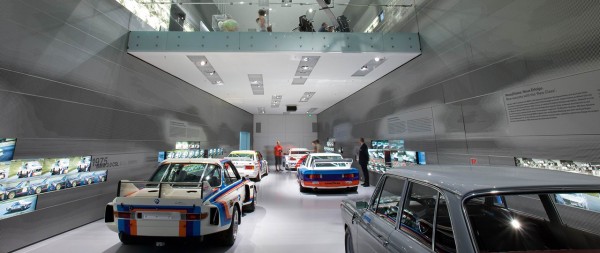 BMW_Museum_Deckenausfuehrung_1280x540.jpg (484.33 KiB) Przejrzano 17736 razy BMW Museum by Apleona R&M Ausbau