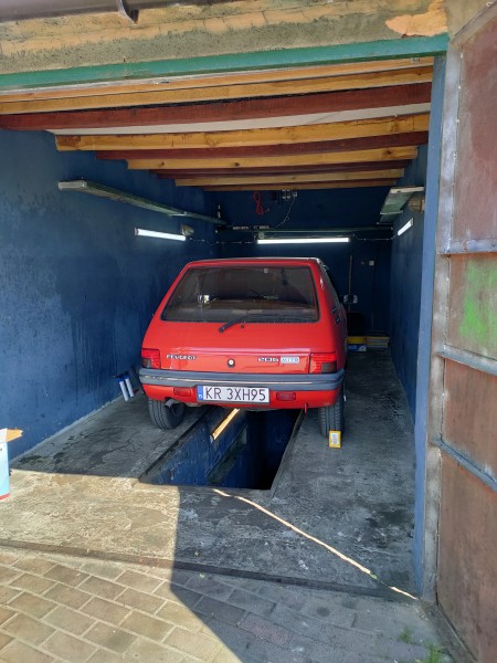 IMG20230603151107.jpg (5.26 MiB) Przejrzano 45647 razy auto czeka na serwis w wynajętym garażu